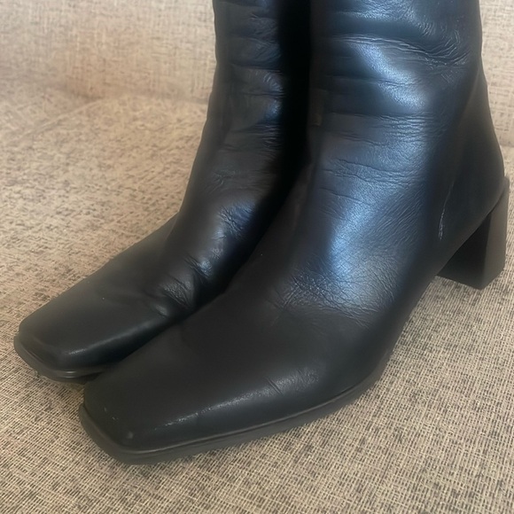 Stuart Weitzman Black Heeled Booties Size 10 AA - Picture 6 of 13